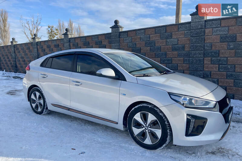 Хэтчбек Hyundai Ioniq 2018 в Ровно фото 8 Хэтчбек Hyundai Ioniq 2018 в Ровно