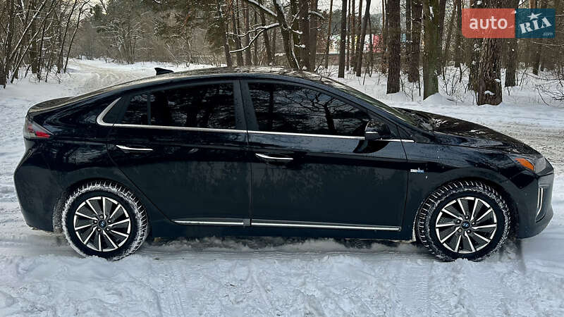 Лифтбек Hyundai Ioniq 2020 в Киеве