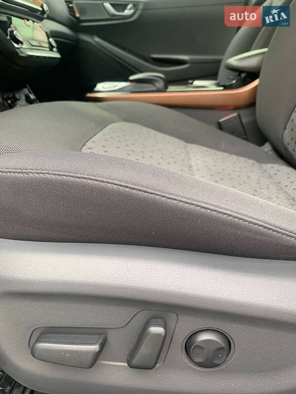 Хэтчбек Hyundai Ioniq 2017 в Полтаве