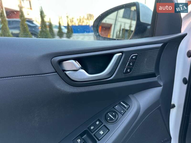 Хэтчбек Hyundai Ioniq 2017 в Полтаве