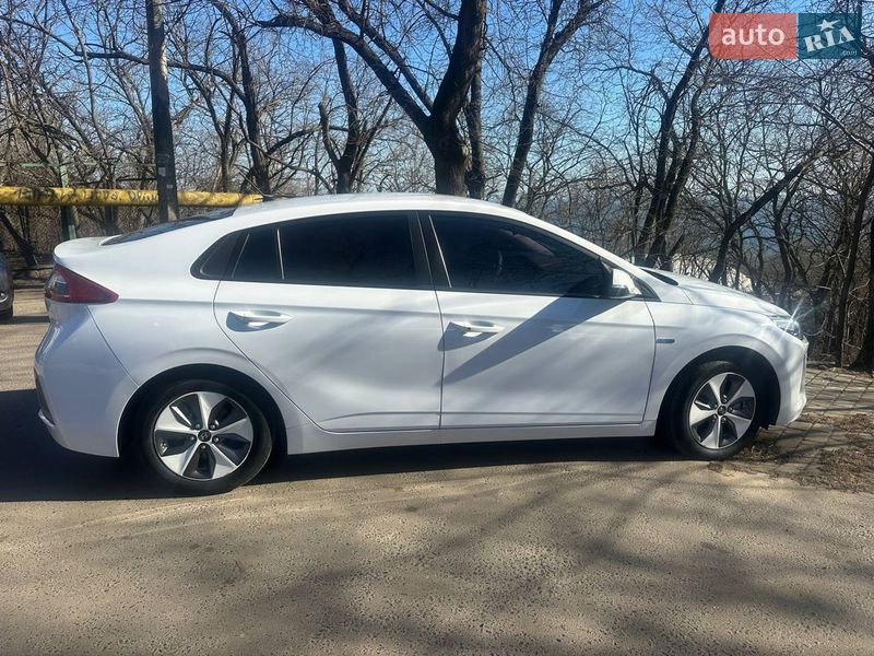 Хэтчбек Hyundai Ioniq 2017 в Одессе