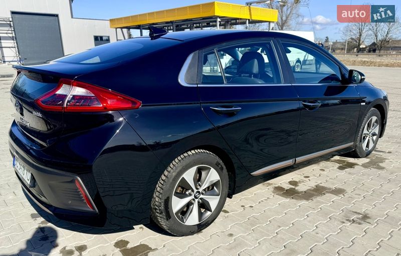Хэтчбек Hyundai Ioniq 2017 в Бродах