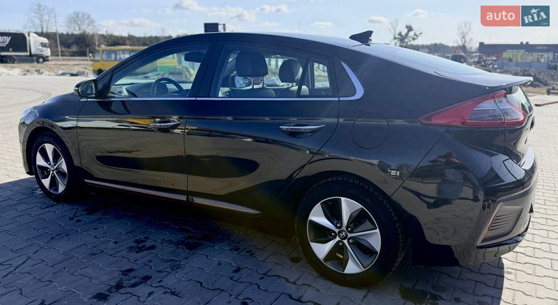 Хэтчбек Hyundai Ioniq 2017 в Бродах