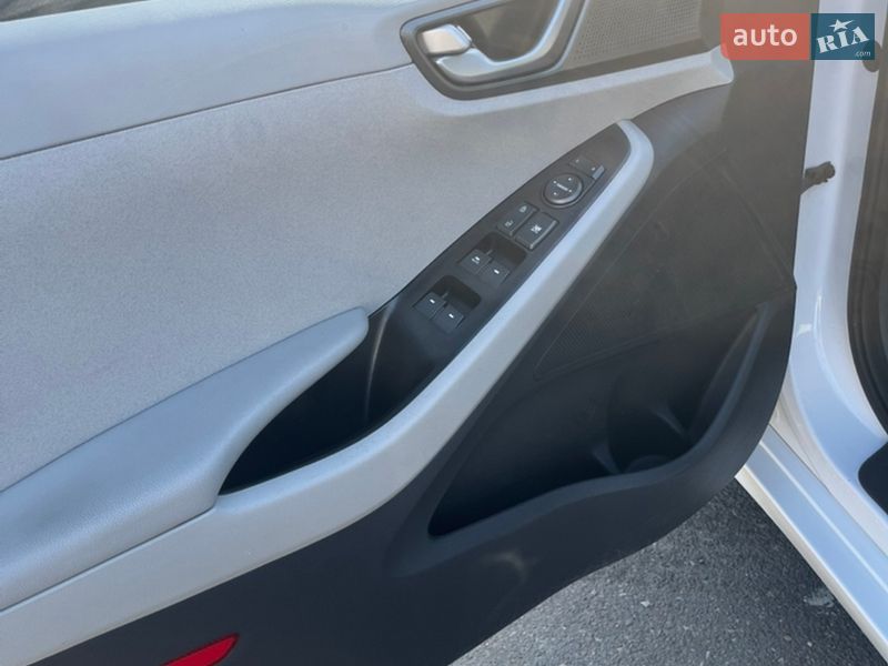 Лифтбек Hyundai Ioniq 2019 в Одессе