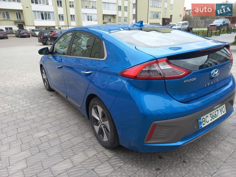 Хэтчбек Hyundai Ioniq 2017 в Шептицькому
