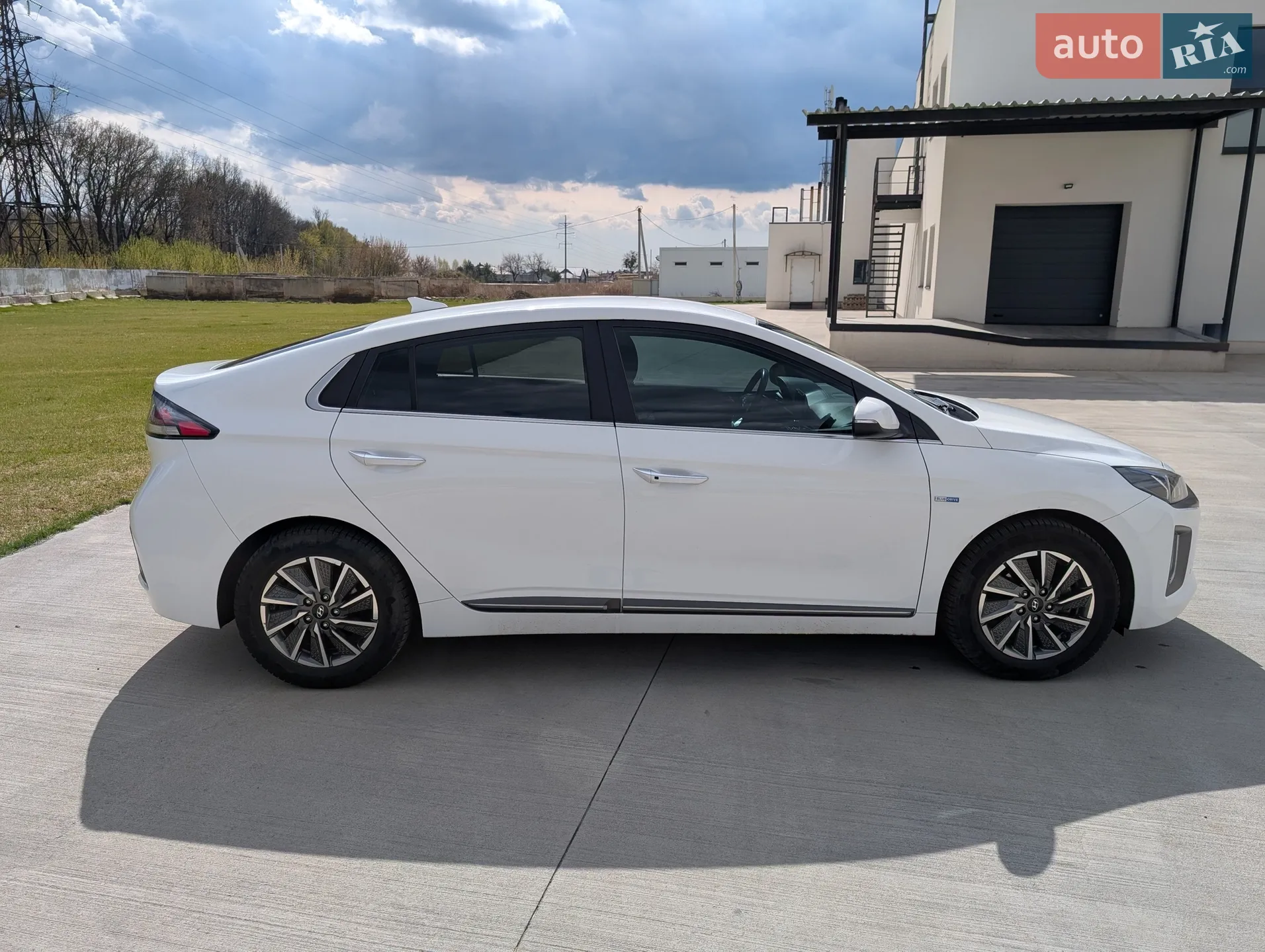 Hyundai Ioniq 2019 VIN KMHC851JFLU053455 фото оголошення 5 з 17