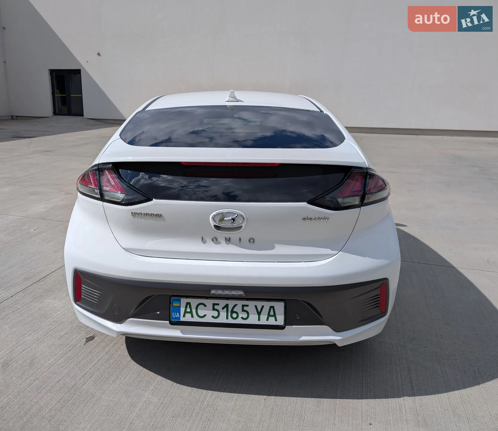 Hyundai Ioniq 2019 VIN KMHC851JFLU053455 фото оголошення 7 з 17