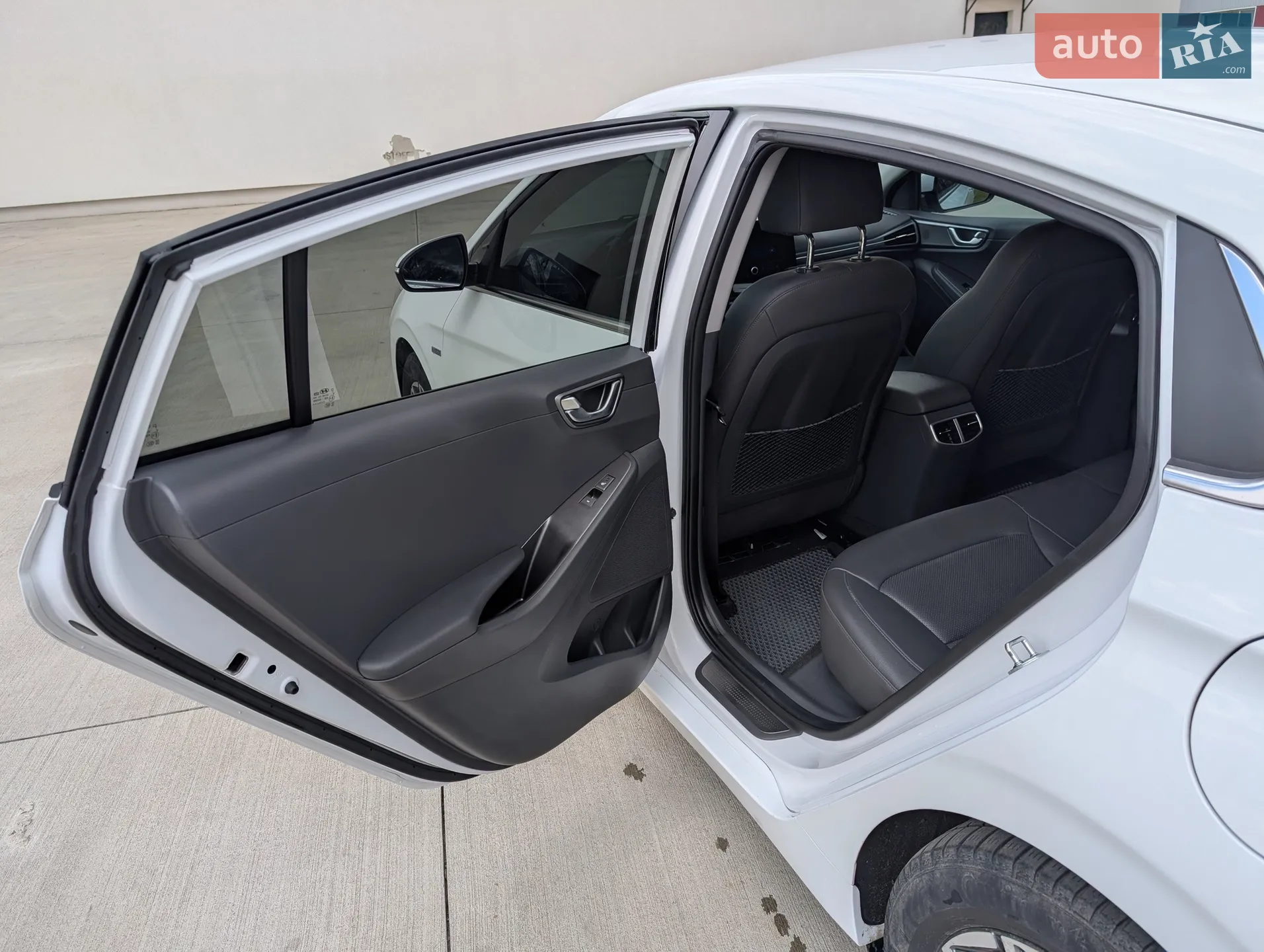 Hyundai Ioniq 2019 VIN KMHC851JFLU053455 фото оголошення 9 з 17