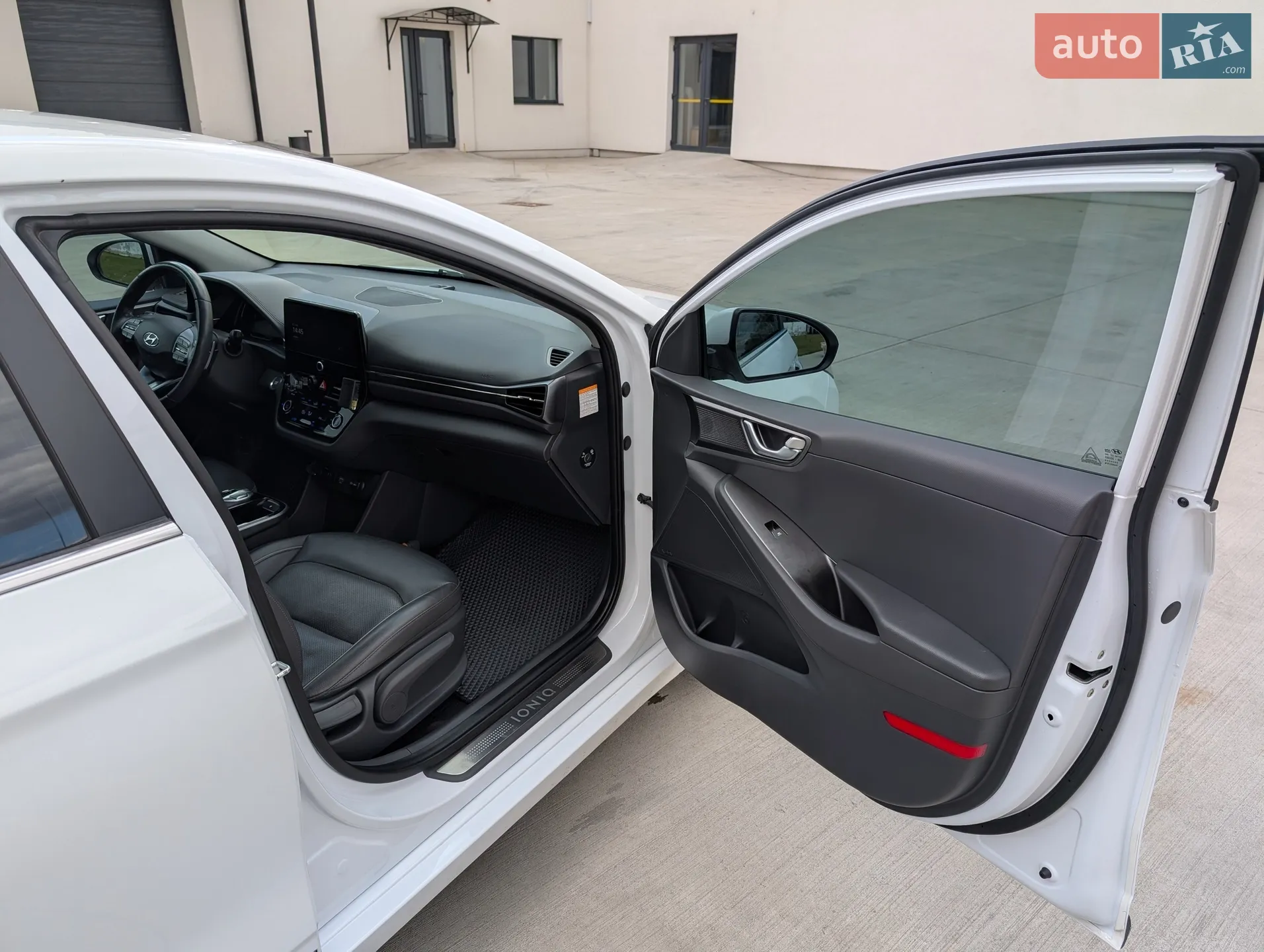 Hyundai Ioniq 2019 VIN KMHC851JFLU053455 фото оголошення 12 з 17