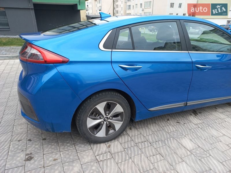 Хэтчбек Hyundai Ioniq 2017 в Шептицькому