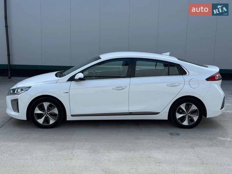 Хэтчбек Hyundai Ioniq 2017 в Виннице фото 8 Хэтчбек Hyundai Ioniq 2017 в Виннице