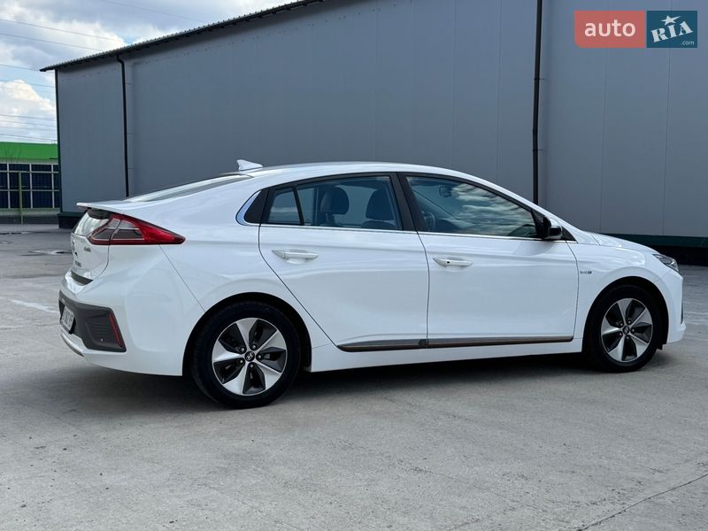 Хэтчбек Hyundai Ioniq 2017 в Виннице фото 24 Хэтчбек Hyundai Ioniq 2017 в Виннице