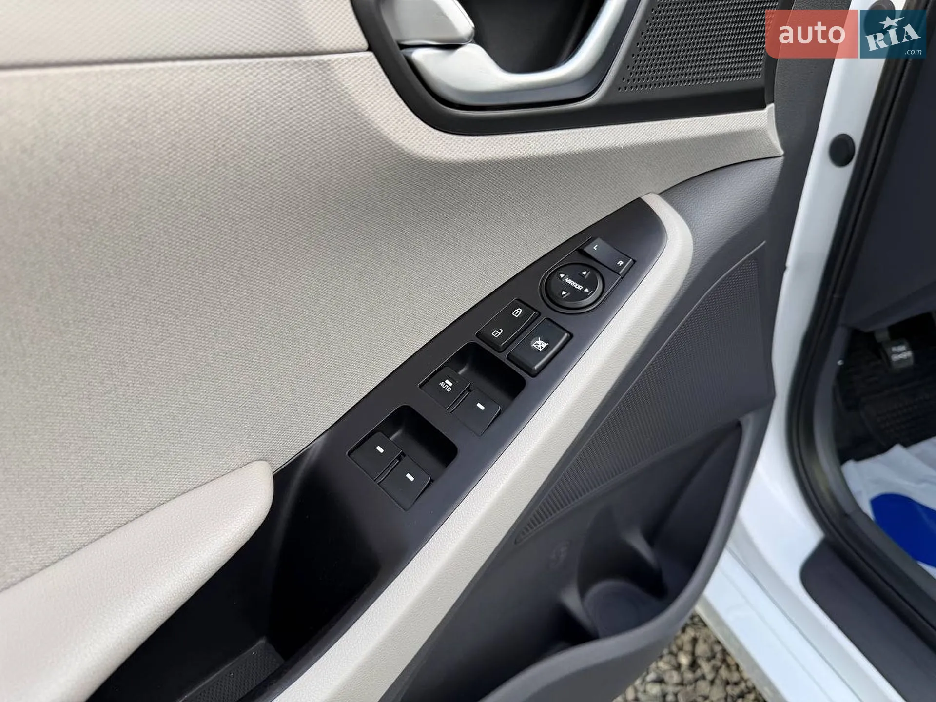 2017 Hyundai IONIQ - мініатюра 27