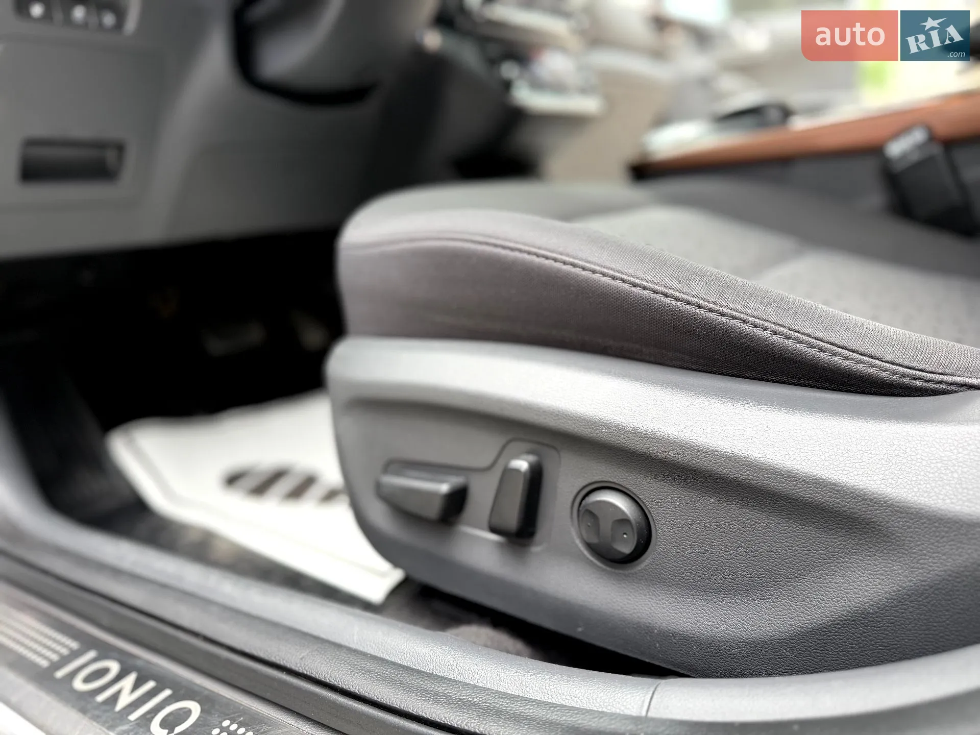 2016 Hyundai IONIQ - мініатюра 26