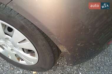 Хэтчбек Hyundai ix20 2012 в 