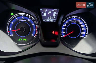 Хэтчбек Hyundai ix20 2013 в 