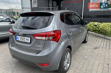Хэтчбек Hyundai ix20 2013 в 