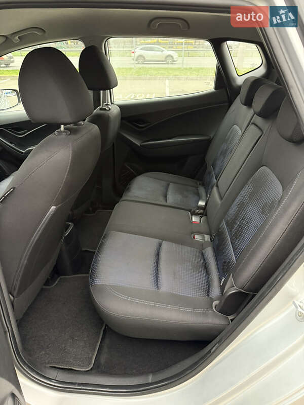 Хэтчбек Hyundai ix20 2012 в Киеве фото 9 Хэтчбек Hyundai ix20 2012 в Киеве