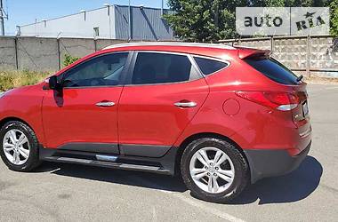 Позашляховик / Кросовер Hyundai ix35 2011 в 