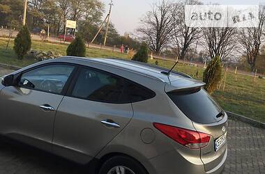 Внедорожник / Кроссовер Hyundai ix35 2010 в Черновцах