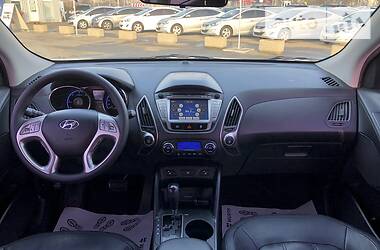Позашляховик / Кросовер Hyundai ix35 2011 в 