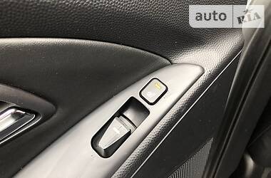 Позашляховик / Кросовер Hyundai ix35 2011 в 