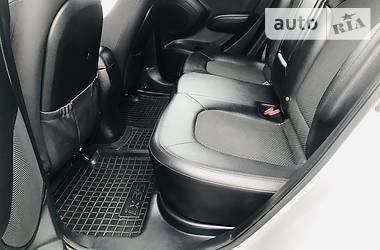 Позашляховик / Кросовер Hyundai ix35 2012 в 