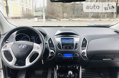 Позашляховик / Кросовер Hyundai ix35 2012 в 