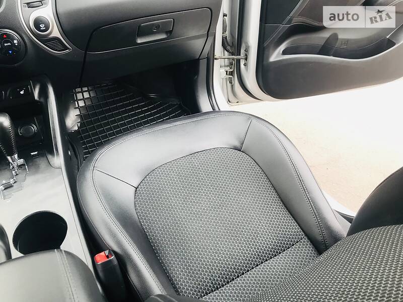 Внедорожник / Кроссовер Hyundai ix35 2012 в Каменском