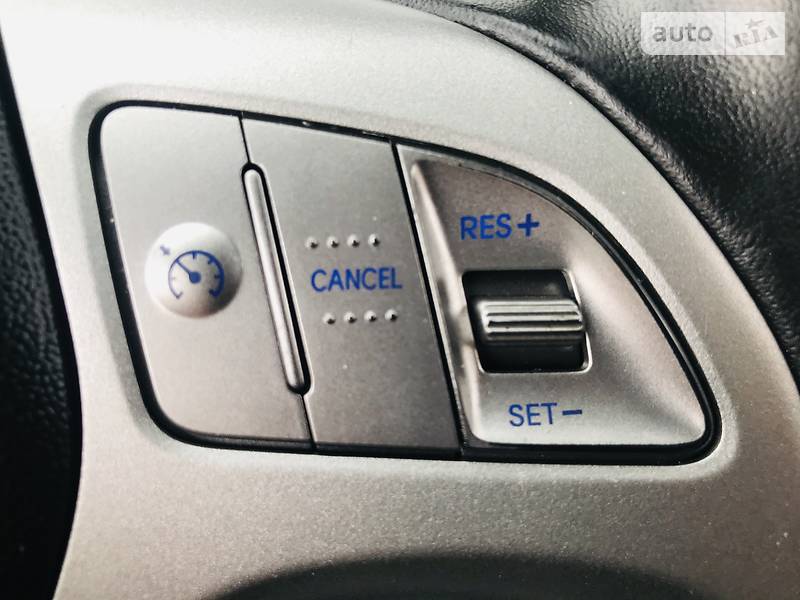 Внедорожник / Кроссовер Hyundai ix35 2012 в Каменском