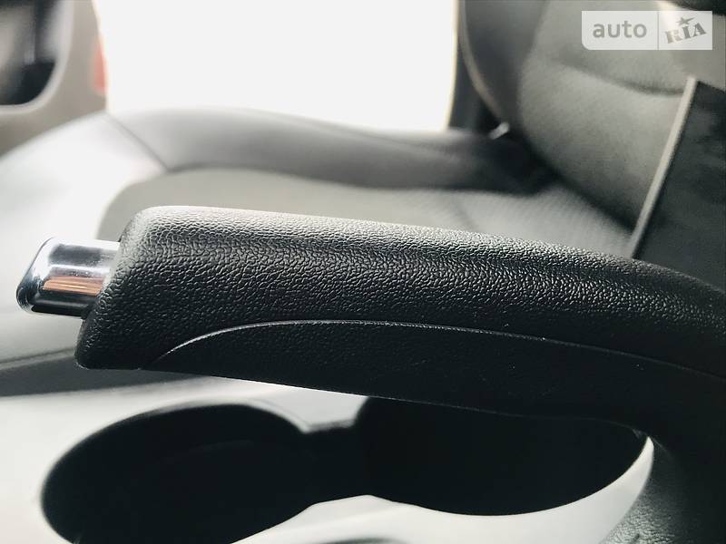 Внедорожник / Кроссовер Hyundai ix35 2012 в Каменском