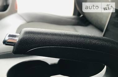 Позашляховик / Кросовер Hyundai ix35 2012 в 