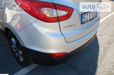 Позашляховик / Кросовер Hyundai ix35 2015 в 