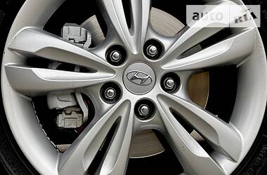 Позашляховик / Кросовер Hyundai ix35 2012 в 
