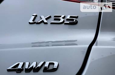 Позашляховик / Кросовер Hyundai ix35 2012 в 
