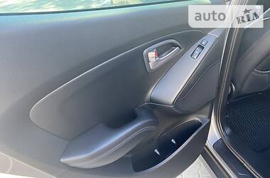 Позашляховик / Кросовер Hyundai ix35 2013 в 