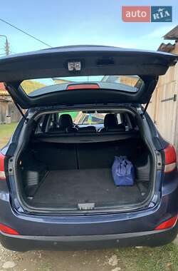 Внедорожник / Кроссовер Hyundai ix35 2010 в 