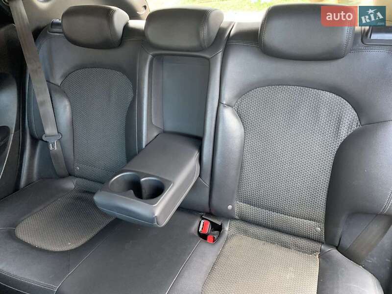 Позашляховик / Кросовер Hyundai ix35 2010 в Путилі