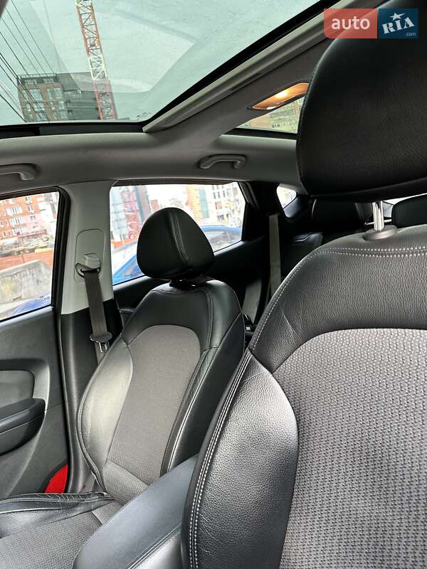 Внедорожник / Кроссовер Hyundai ix35 2010 в Днепре