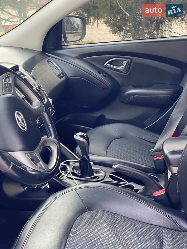 Позашляховик / Кросовер Hyundai ix35 2010 в Полтаві