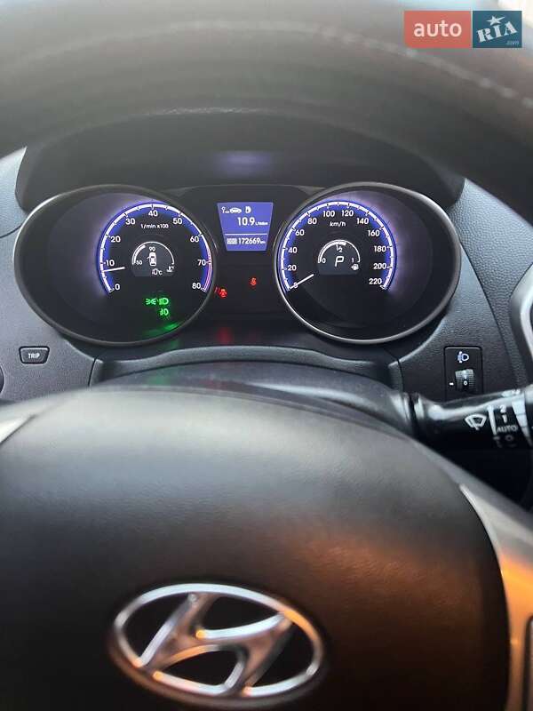 Позашляховик / Кросовер Hyundai ix35 2011 в Одесі