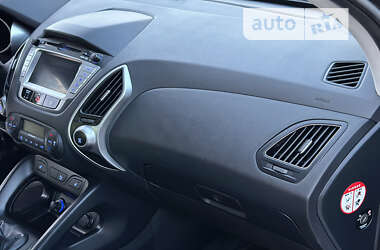 Внедорожник / Кроссовер Hyundai ix35 2011 в 