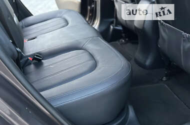 Внедорожник / Кроссовер Hyundai ix35 2011 в 