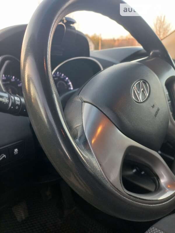 Позашляховик / Кросовер Hyundai ix35 2014 в Фастові