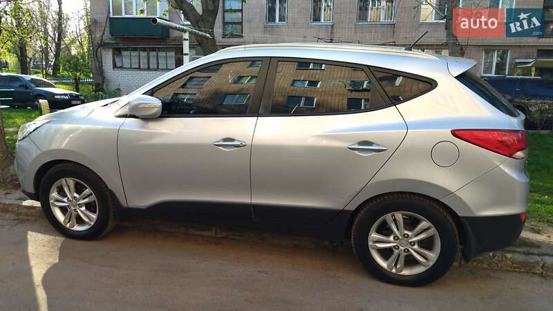 Внедорожник / Кроссовер Hyundai ix35 2010 в Черкассах