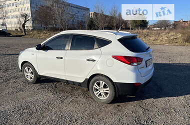 Позашляховик / Кросовер Hyundai ix35 2010 в Ужгороді