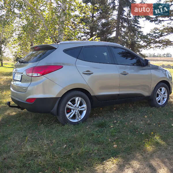 Внедорожник / Кроссовер Hyundai ix35 2010 в Александровке (Краматорского района)