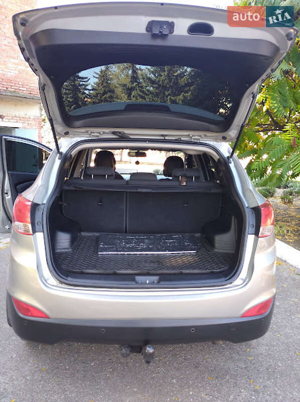 Внедорожник / Кроссовер Hyundai ix35 2010 в Александровке (Краматорского района)