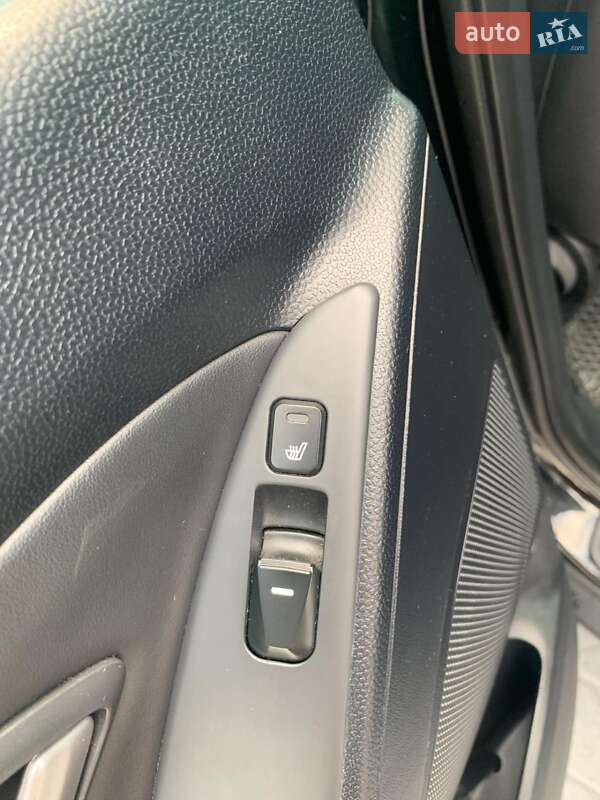 Позашляховик / Кросовер Hyundai ix35 2011 в Новояворівську