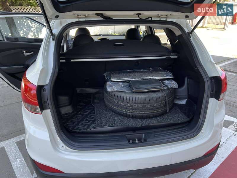 Позашляховик / Кросовер Hyundai ix35 2010 в Києві